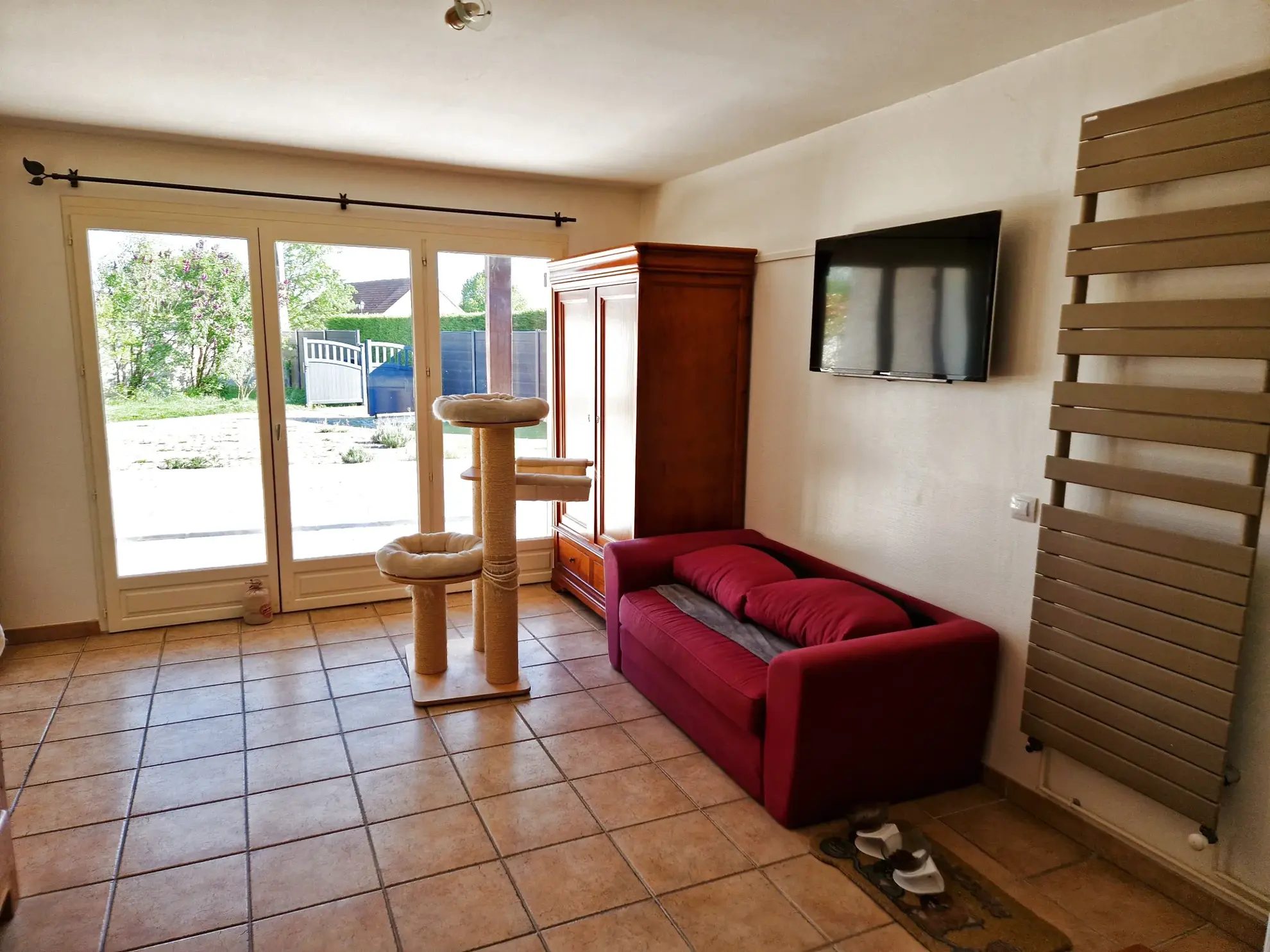 Maison avec piscine et jardin clos dans un village proche d'Autun 