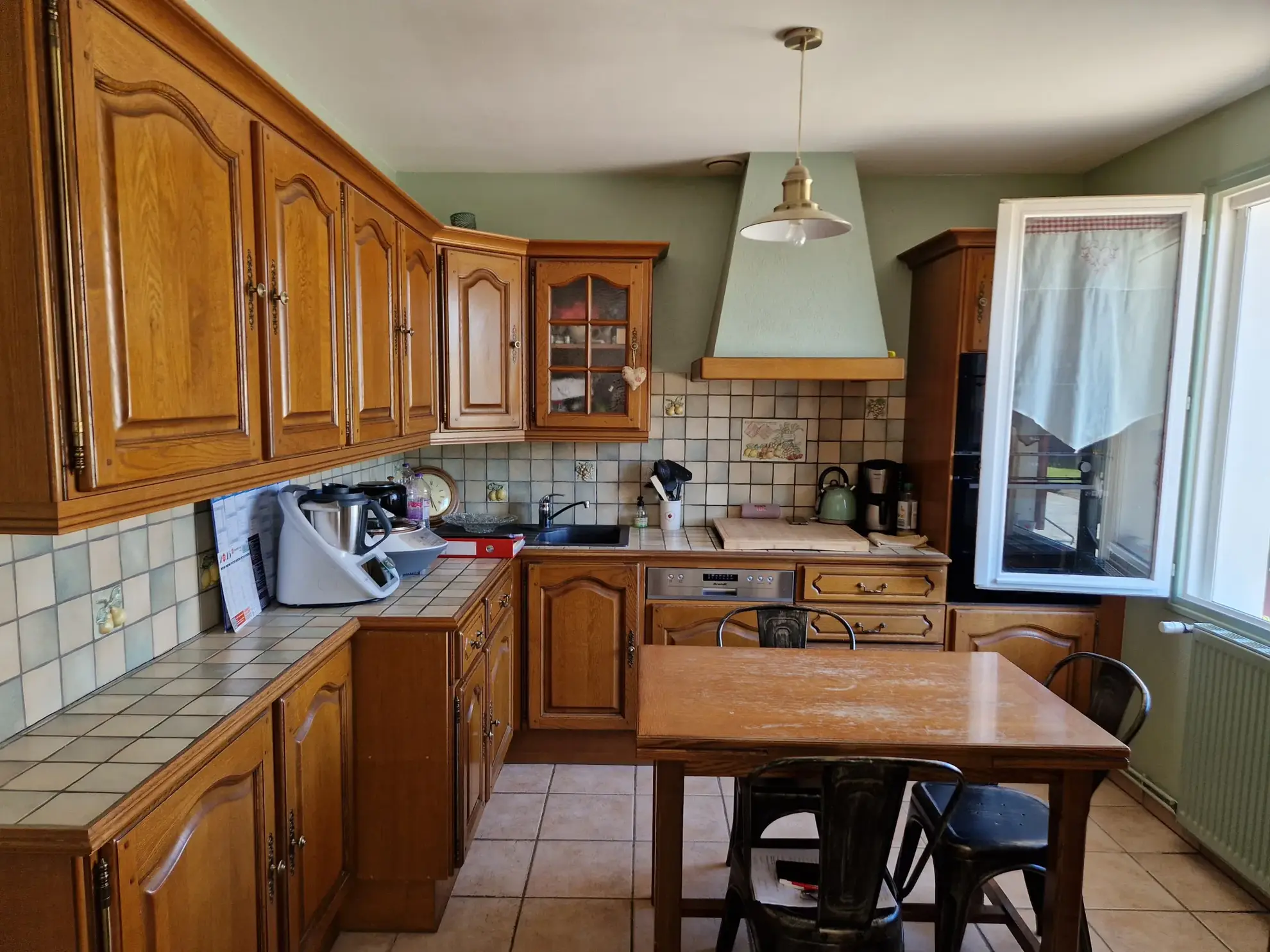 Maison avec piscine et jardin clos dans un village proche d'Autun 