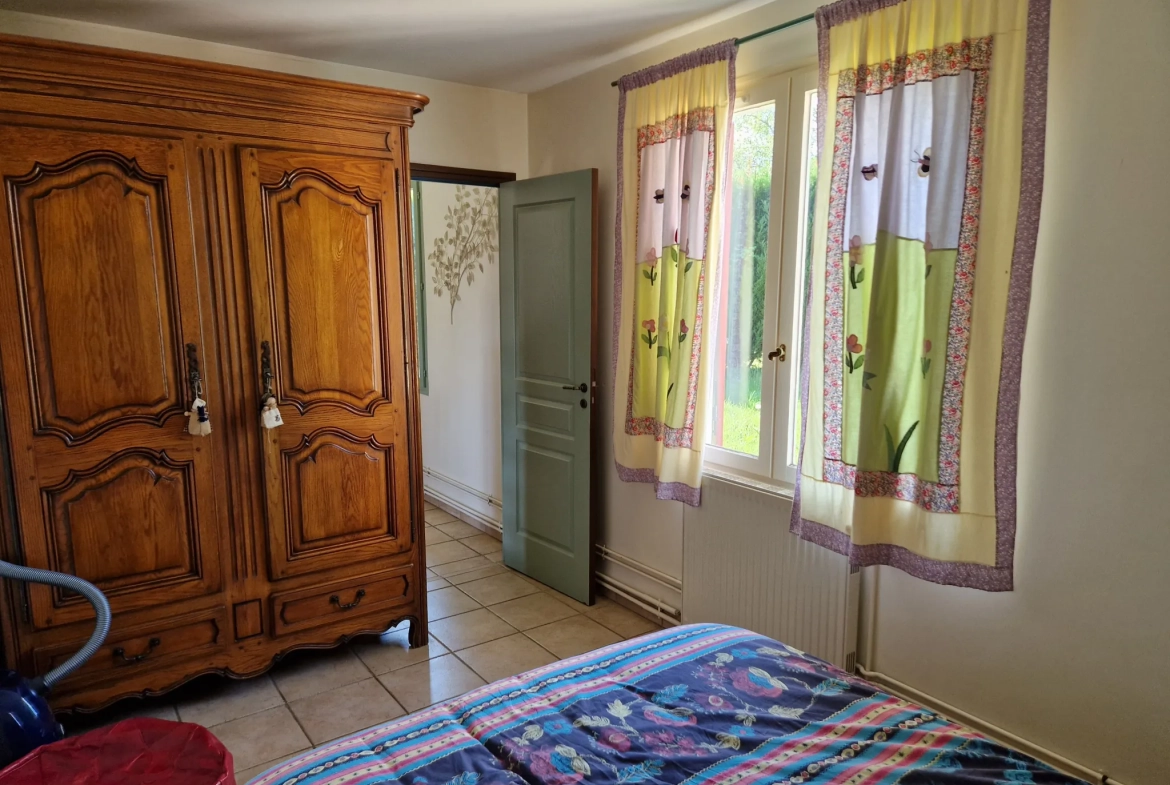 Maison avec piscine et jardin clos dans un village proche d'Autun 