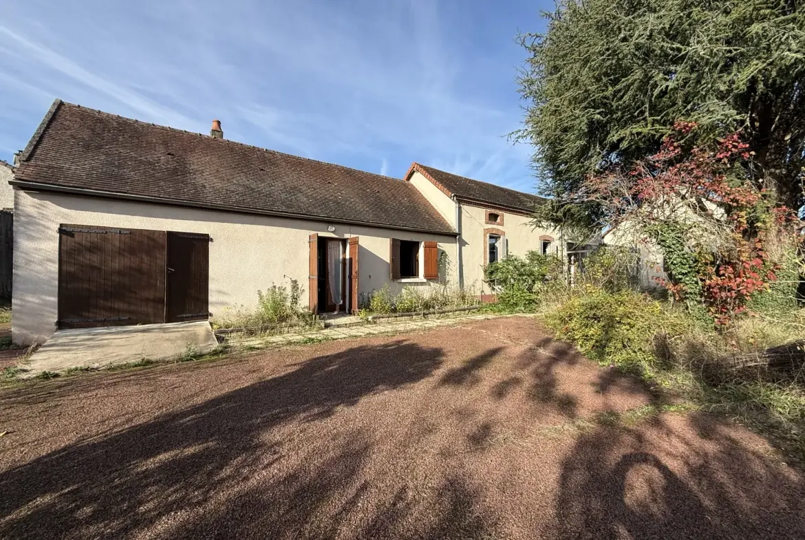 Ferme à rénover avec terrain piscinable à Saint-Rémy-en-Rollat 