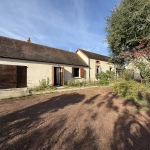 Ferme à rénover avec terrain piscinable à Saint-Rémy-en-Rollat