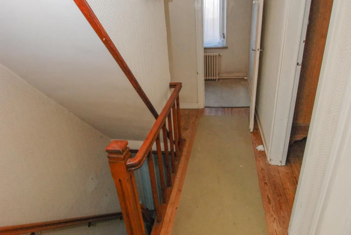 Maison de maître à Jeumont de 125 m² avec 4 chambres et grand terrain arboré 