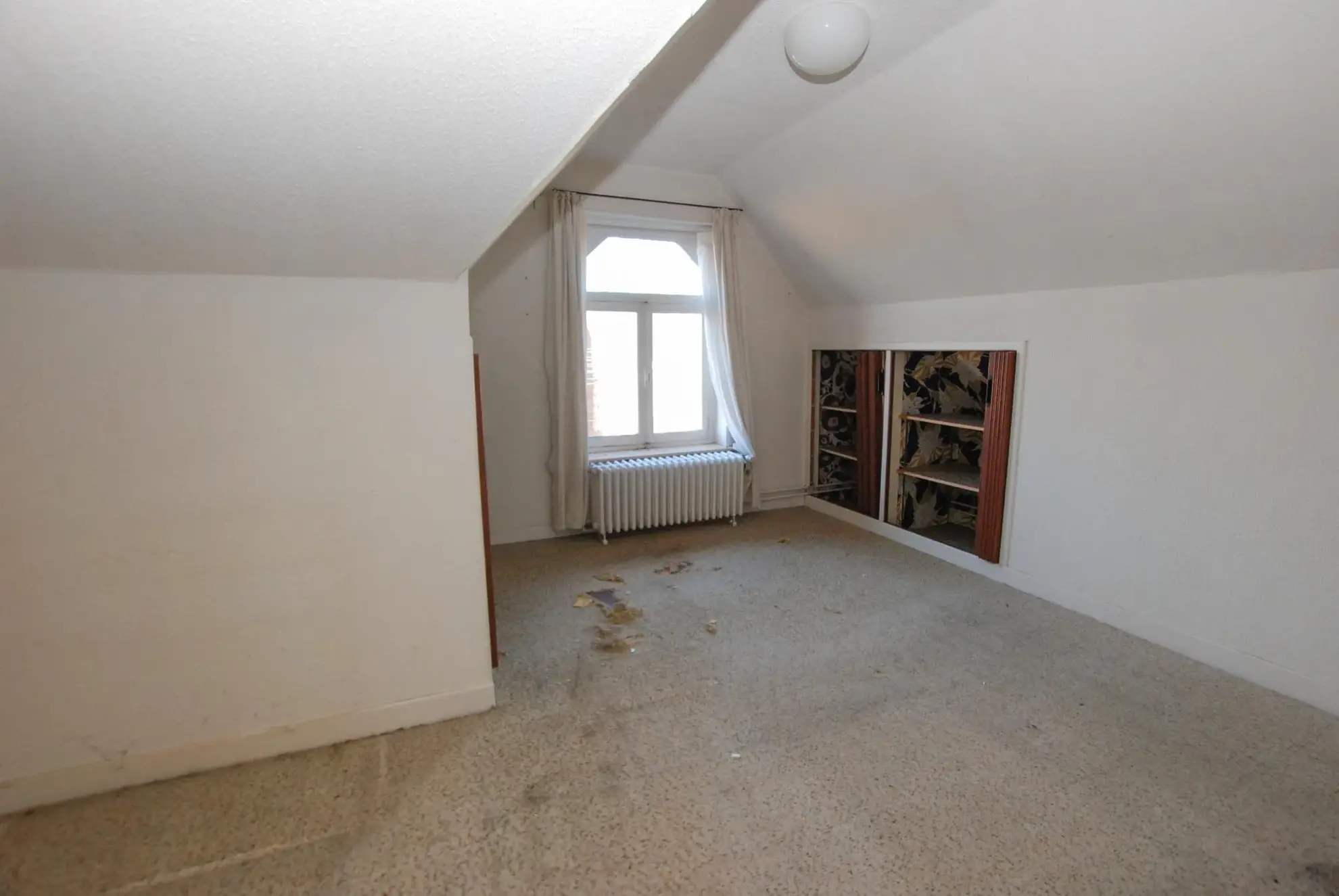 Maison de maître à Jeumont de 125 m² avec 4 chambres et grand terrain arboré 
