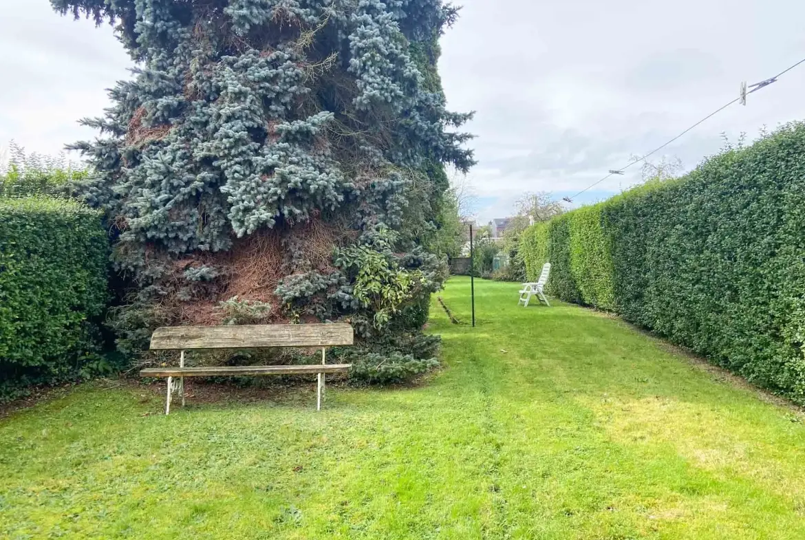Maison de maître à Jeumont de 125 m² avec 4 chambres et grand terrain arboré 