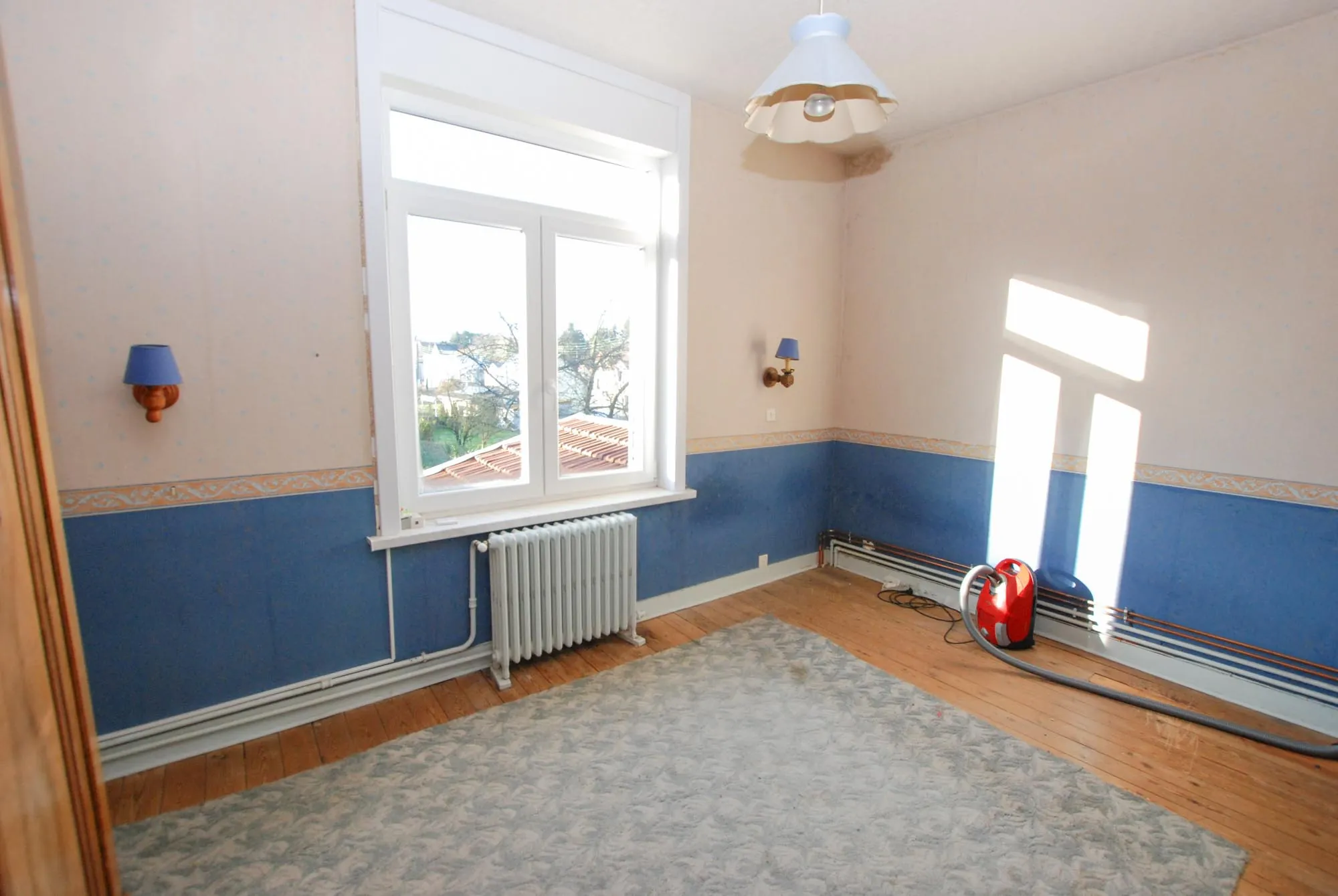 Maison de maître à Jeumont de 125 m² avec 4 chambres et grand terrain arboré 