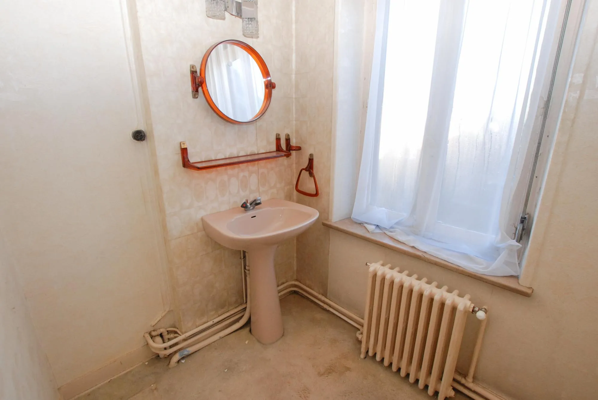 Maison de maître à Jeumont de 125 m² avec 4 chambres et grand terrain arboré 