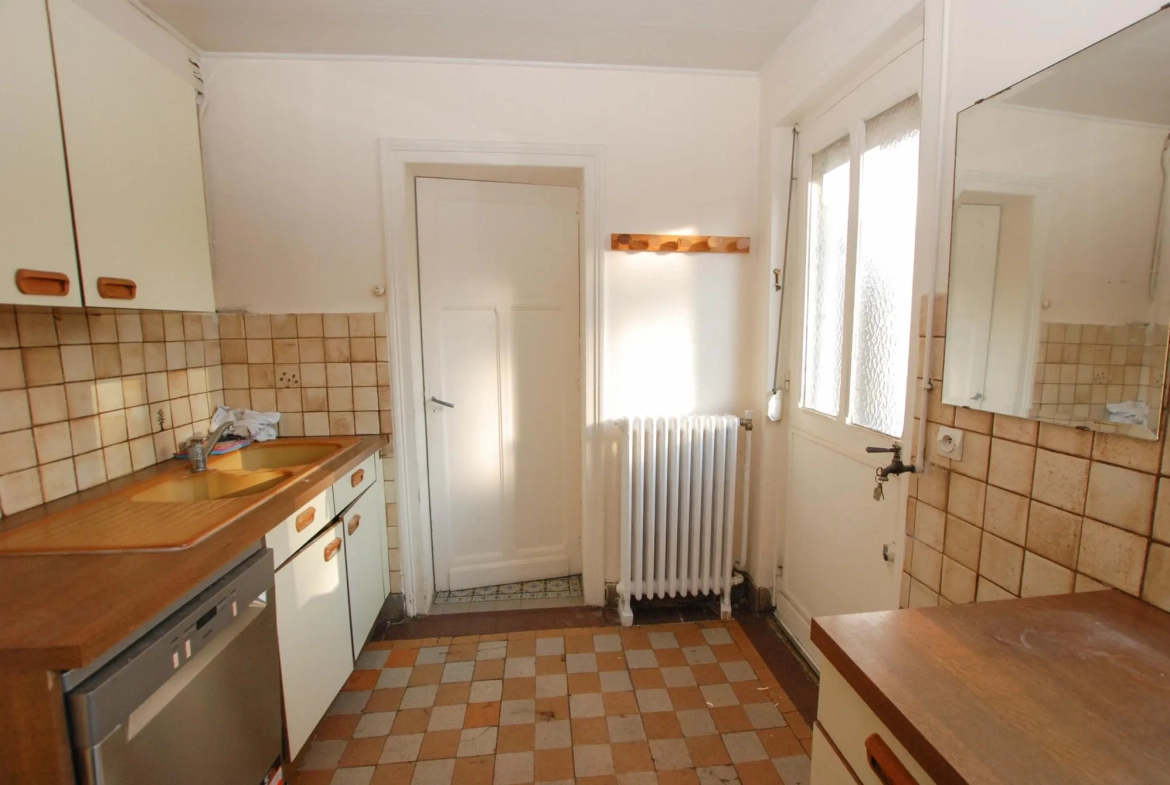 Maison de maître à Jeumont de 125 m² avec 4 chambres et grand terrain arboré 