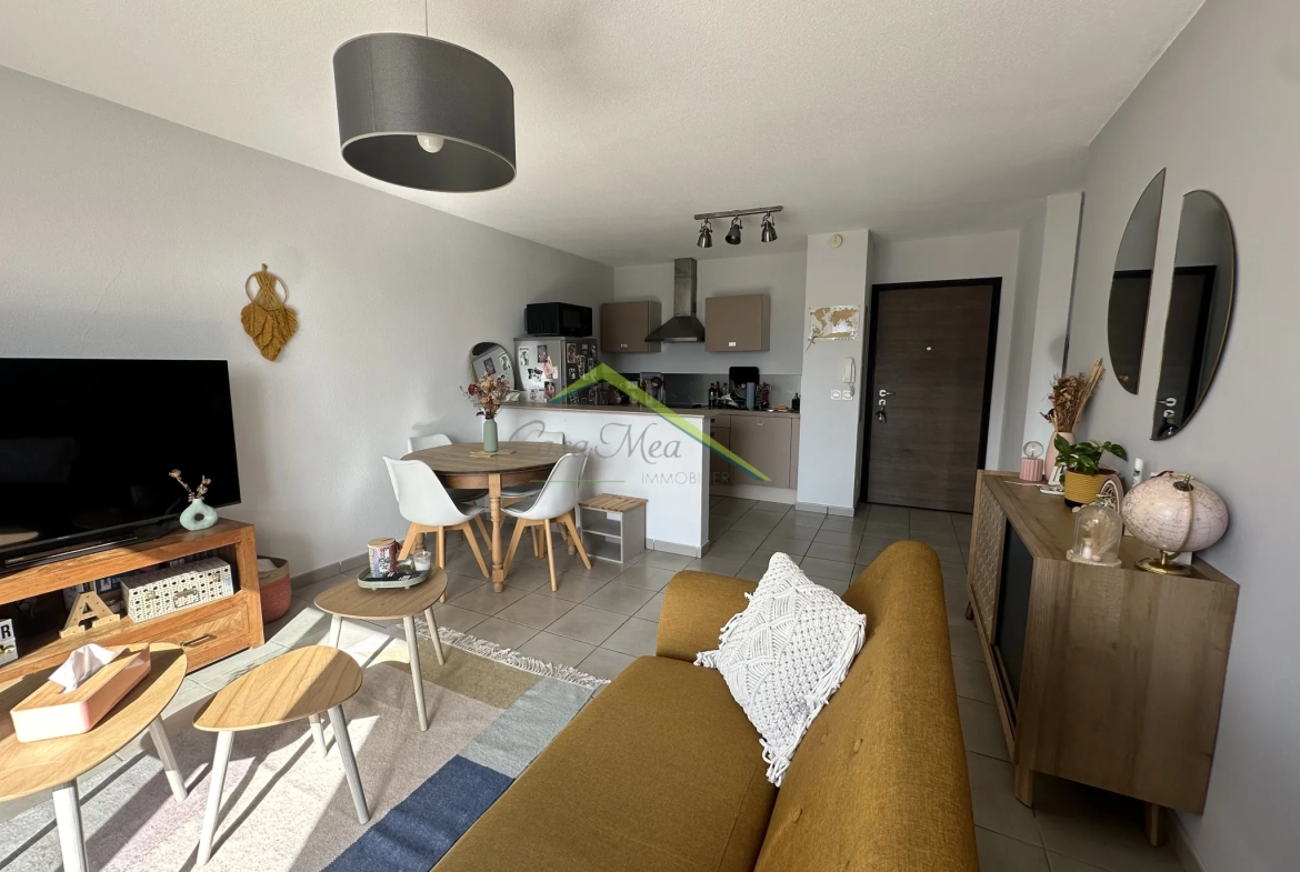 Appartement T2 avec terrasse et parking à Bastia Sud 