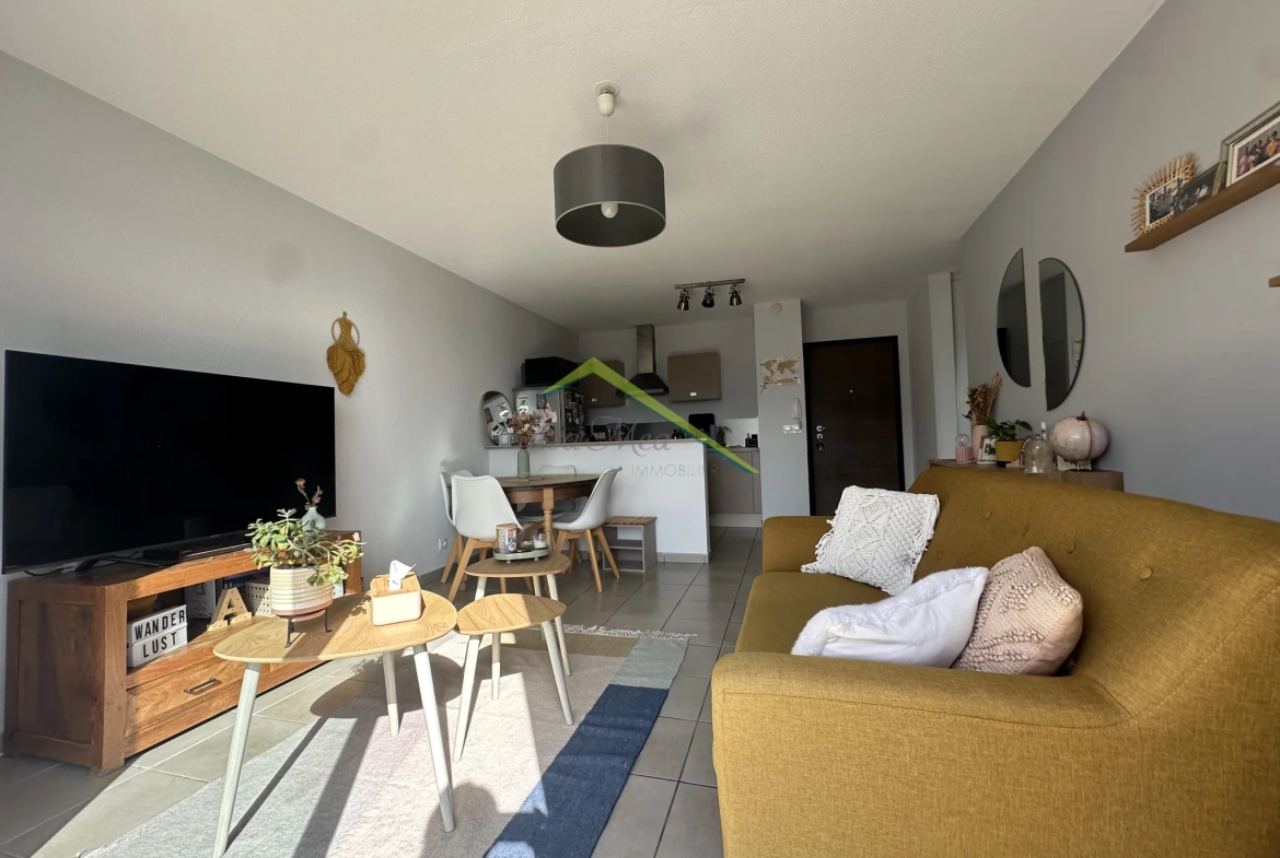 Appartement T2 avec terrasse et parking à Bastia Sud 