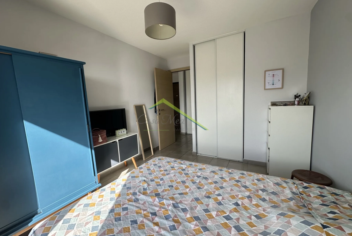 Appartement T2 avec terrasse et parking à Bastia Sud 