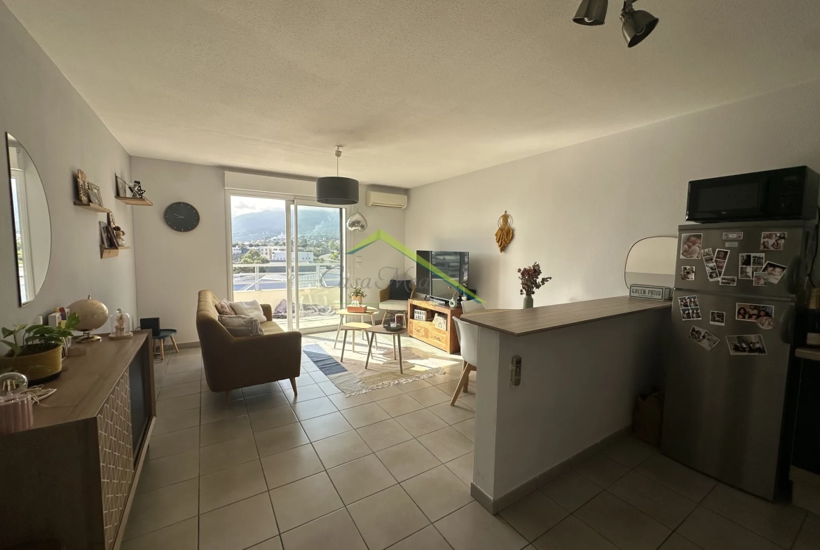 Appartement T2 avec terrasse et parking à Bastia Sud 