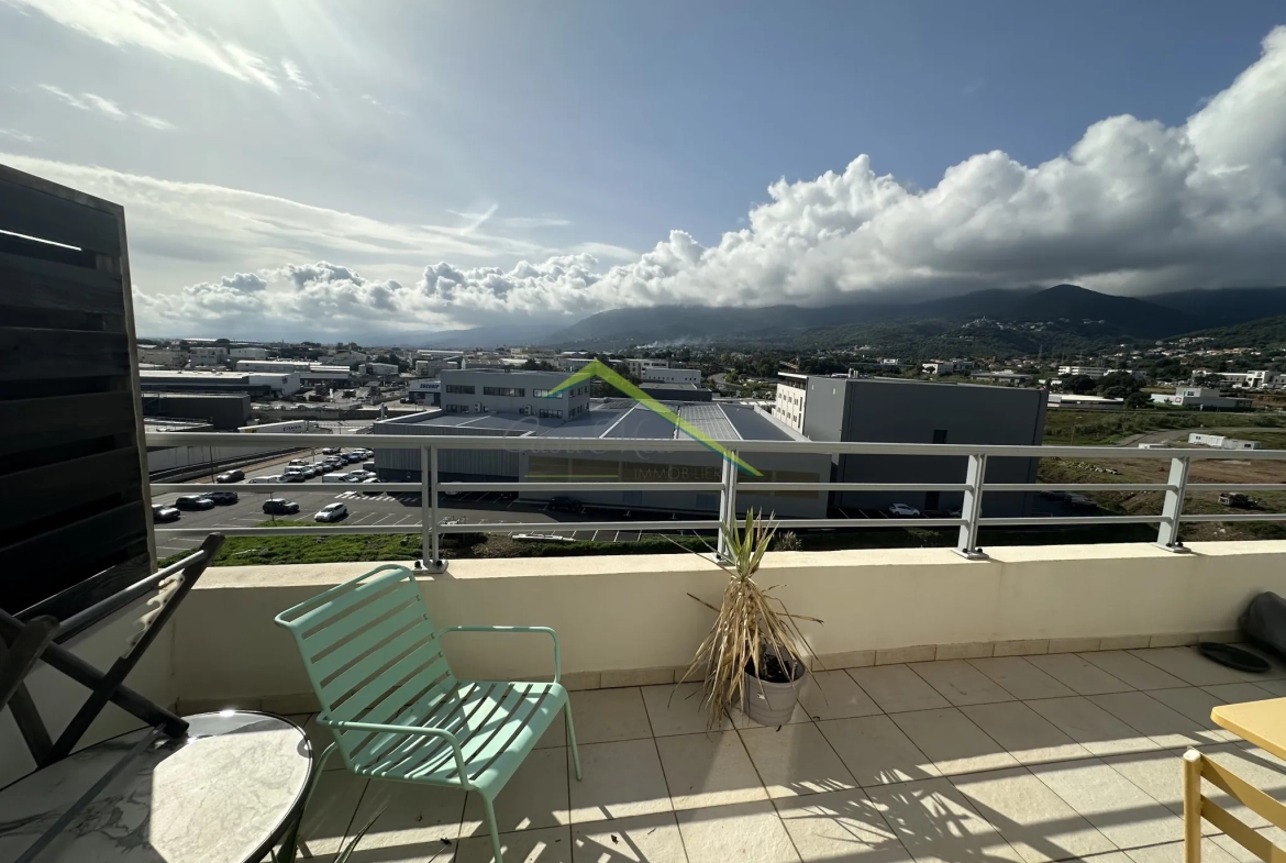 Appartement T2 avec terrasse et parking à Bastia Sud 
