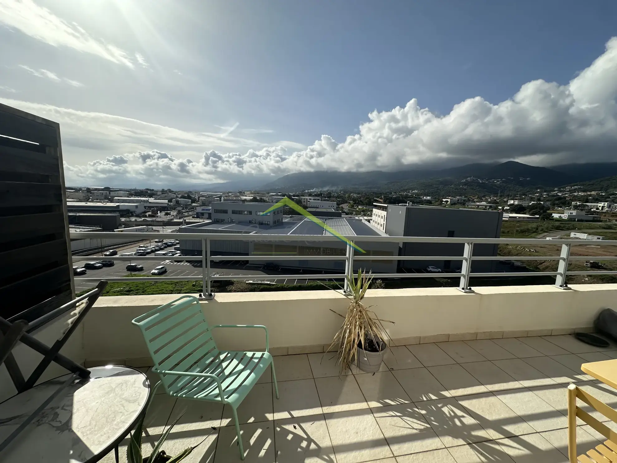 Appartement T2 avec terrasse et parking à Bastia Sud 