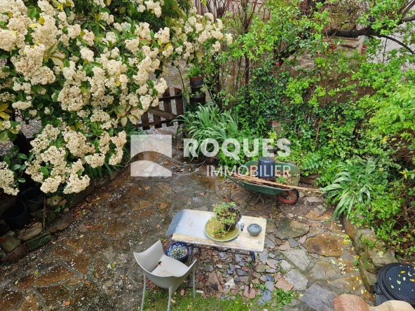 Maison de village en pierres à rénover proche Lodève avec terrasse et jardin