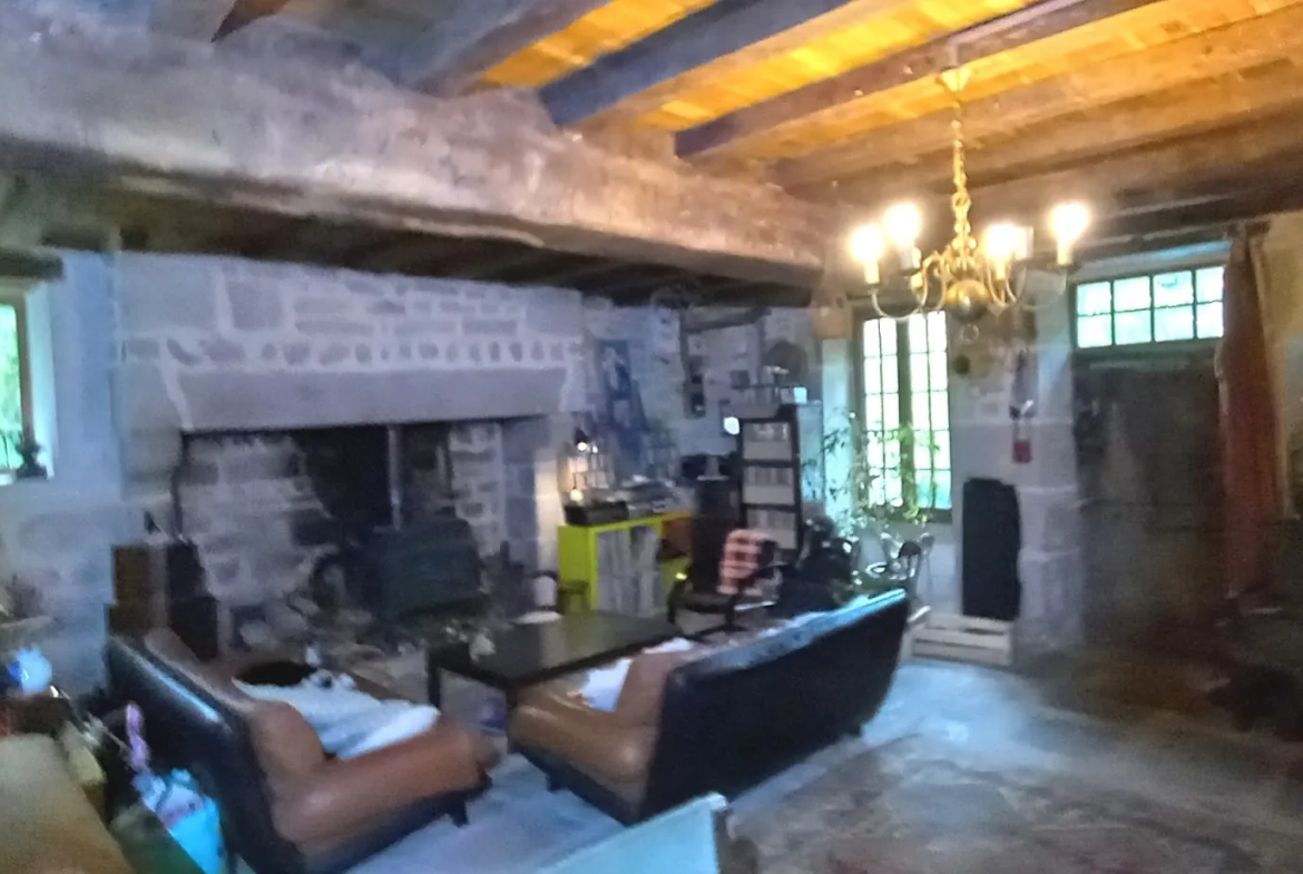 Fermette de 155 m² avec terrain et dépendances dans le Limousin 