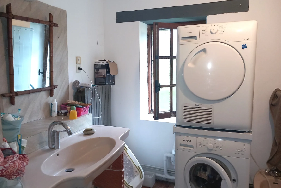 Fermette de 155 m² avec terrain et dépendances dans le Limousin 