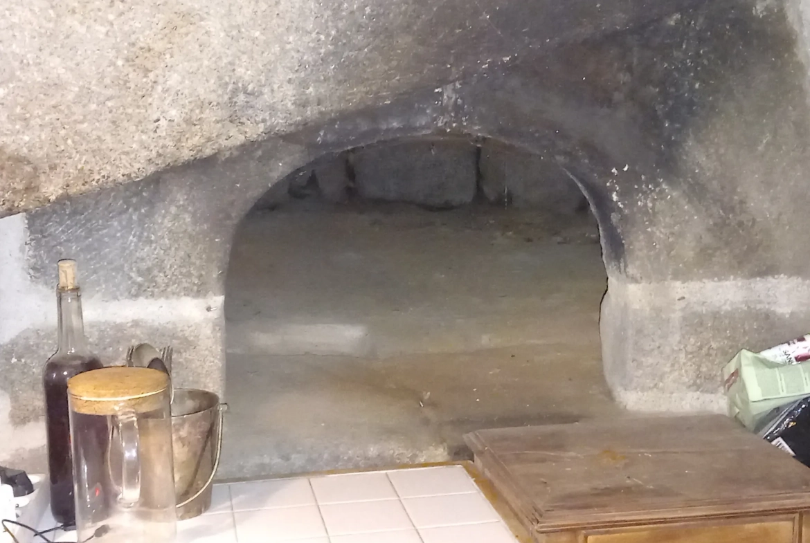 Fermette de 155 m² avec terrain et dépendances dans le Limousin 