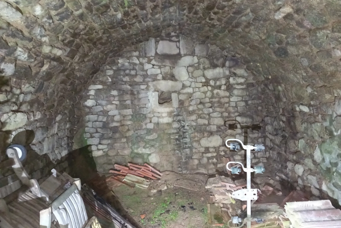 Fermette de 155 m² avec terrain et dépendances dans le Limousin 