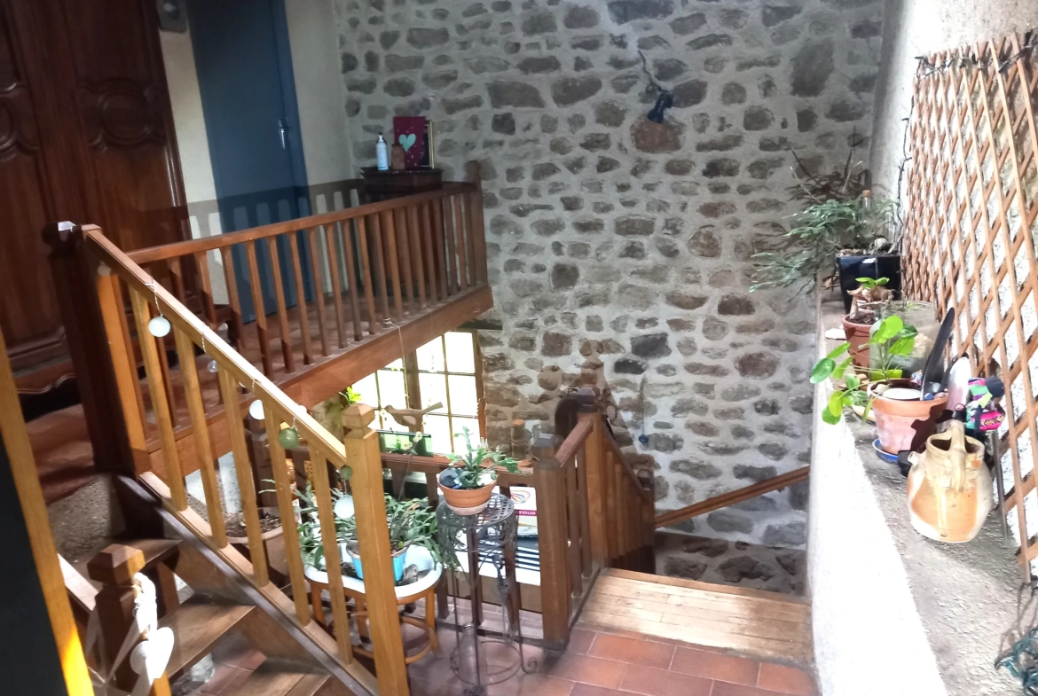 Fermette de 155 m² avec terrain et dépendances dans le Limousin 