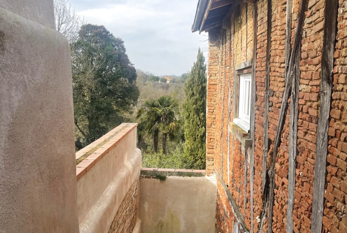 Immeuble rénové à Rieux-Volvestre proche de Toulouse – 2 logements avec plusieurs options d’investissement 