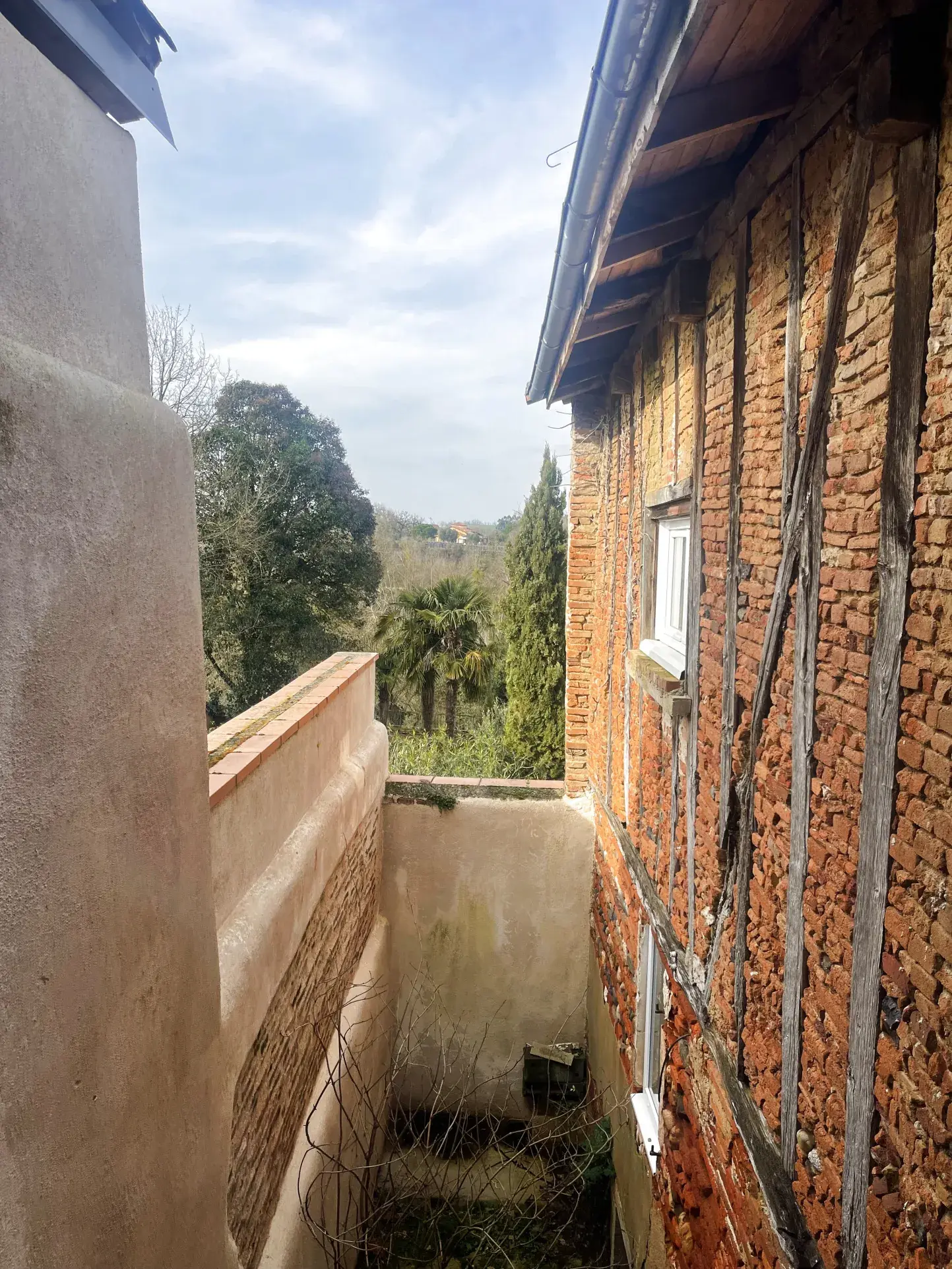 Immeuble rénové à Rieux-Volvestre proche de Toulouse – 2 logements avec plusieurs options d’investissement 