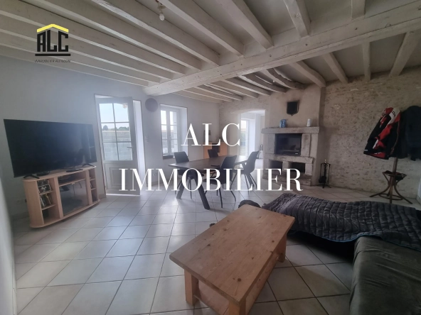 Maison de 148 m² avec dépendance et grand terrain à 15 km d'Alençon