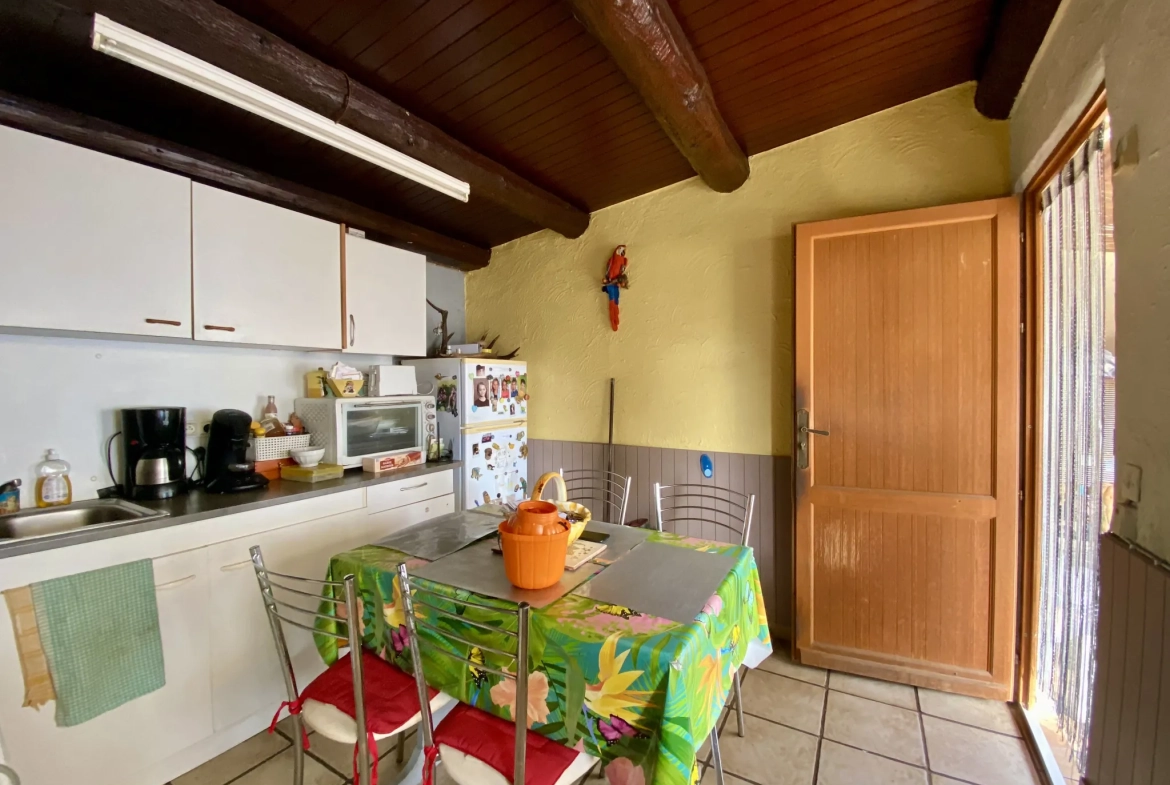 Opportunité d'investissement immobilier à Vias avec 3 appartements loués 