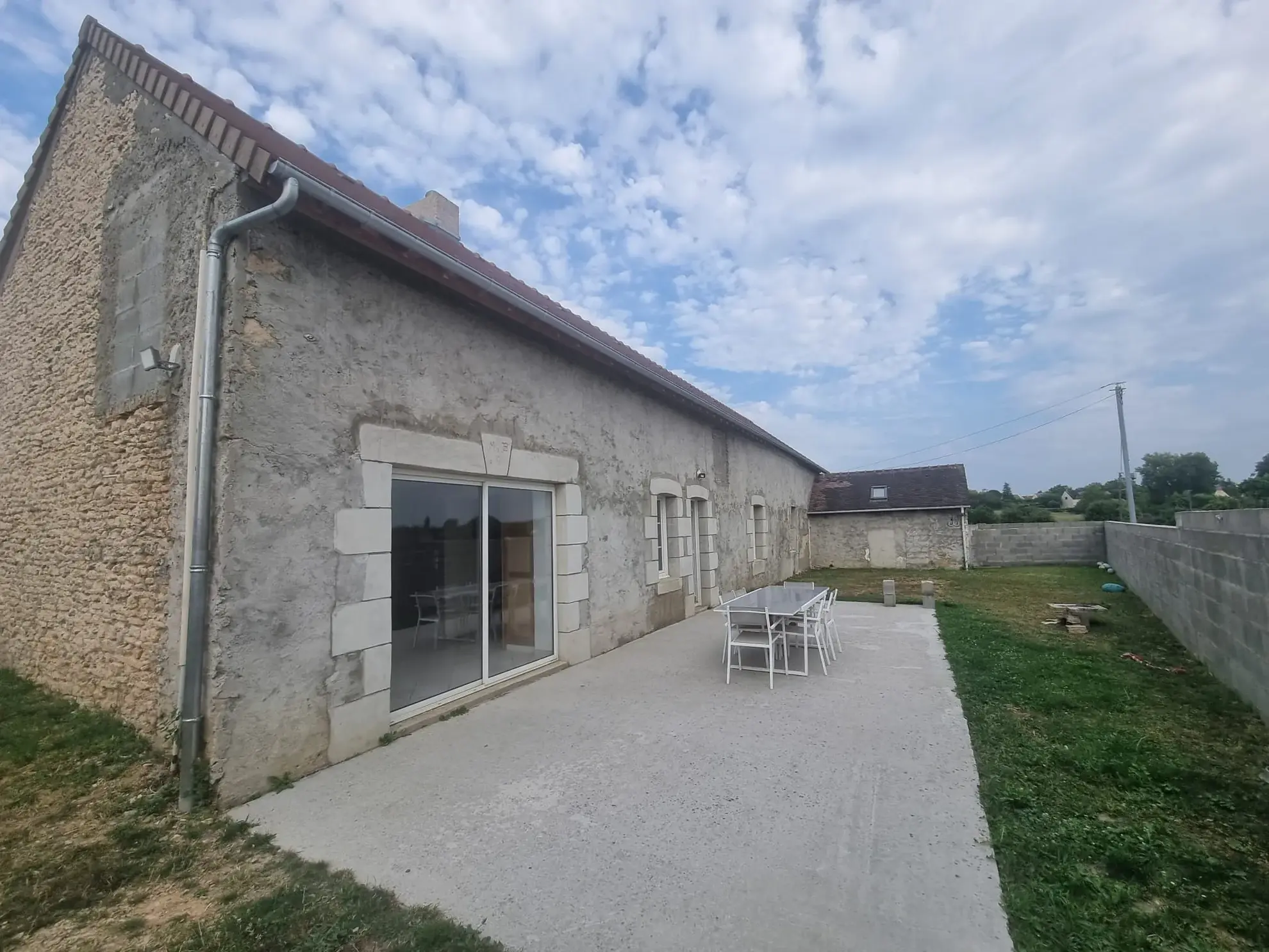 Maison de 148 m² avec dépendance et grand terrain à 15 km d'Alençon 