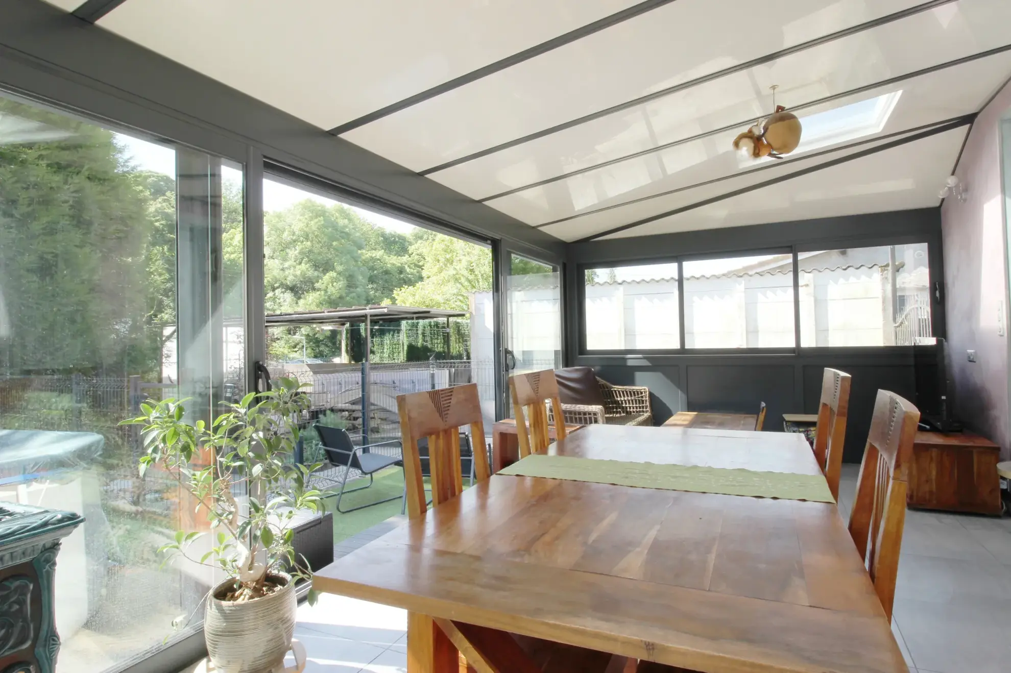Maison à vendre de 125m² à Moutiers, proche autoroute A4 avec jardin et garage 