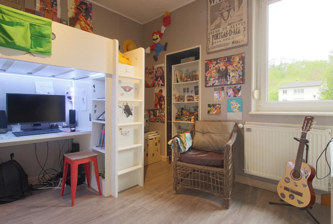 Maison à vendre de 125m² à Moutiers, proche autoroute A4 avec jardin et garage 