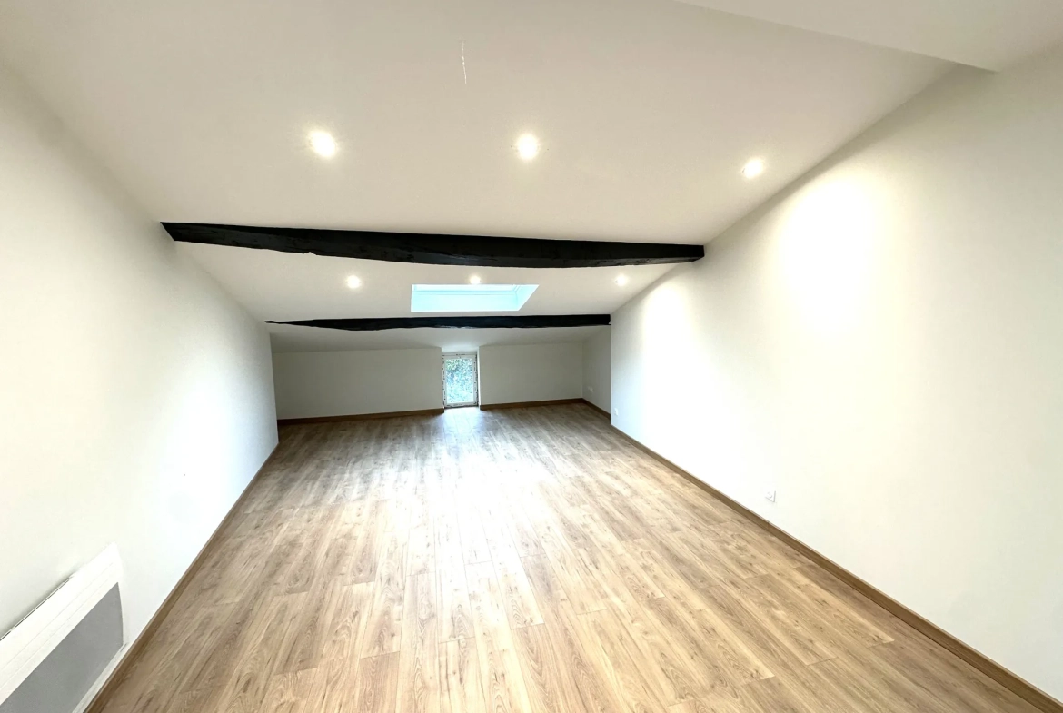 Appartement T2 rénové au centre-ville de Marmande avec box 