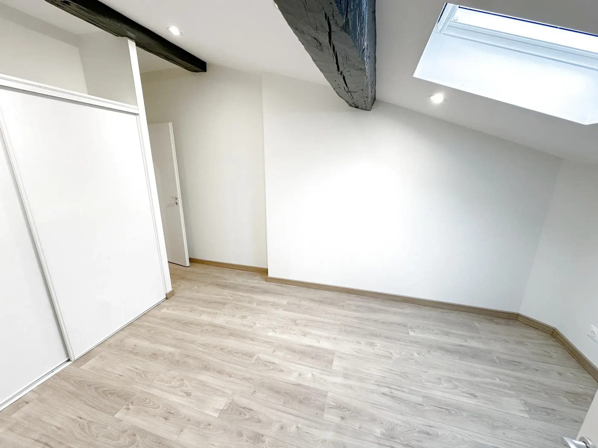 Appartement T2 rénové au centre-ville de Marmande avec box 