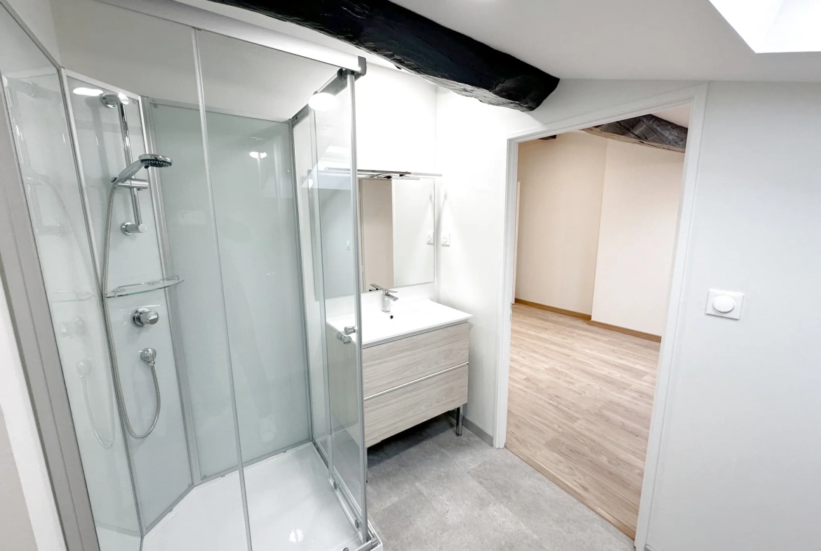 Appartement T2 rénové au centre-ville de Marmande avec box 