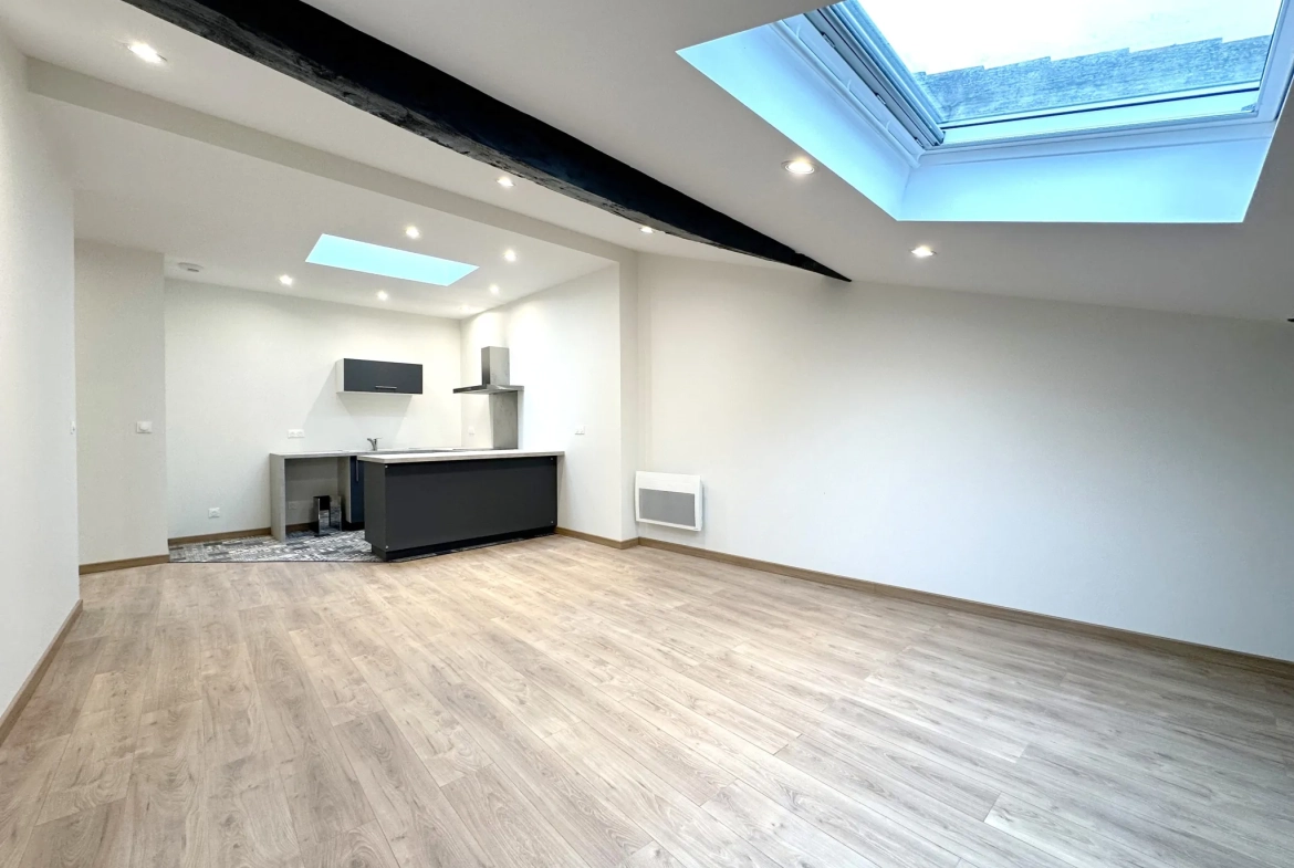 Appartement T2 rénové au centre-ville de Marmande avec box 