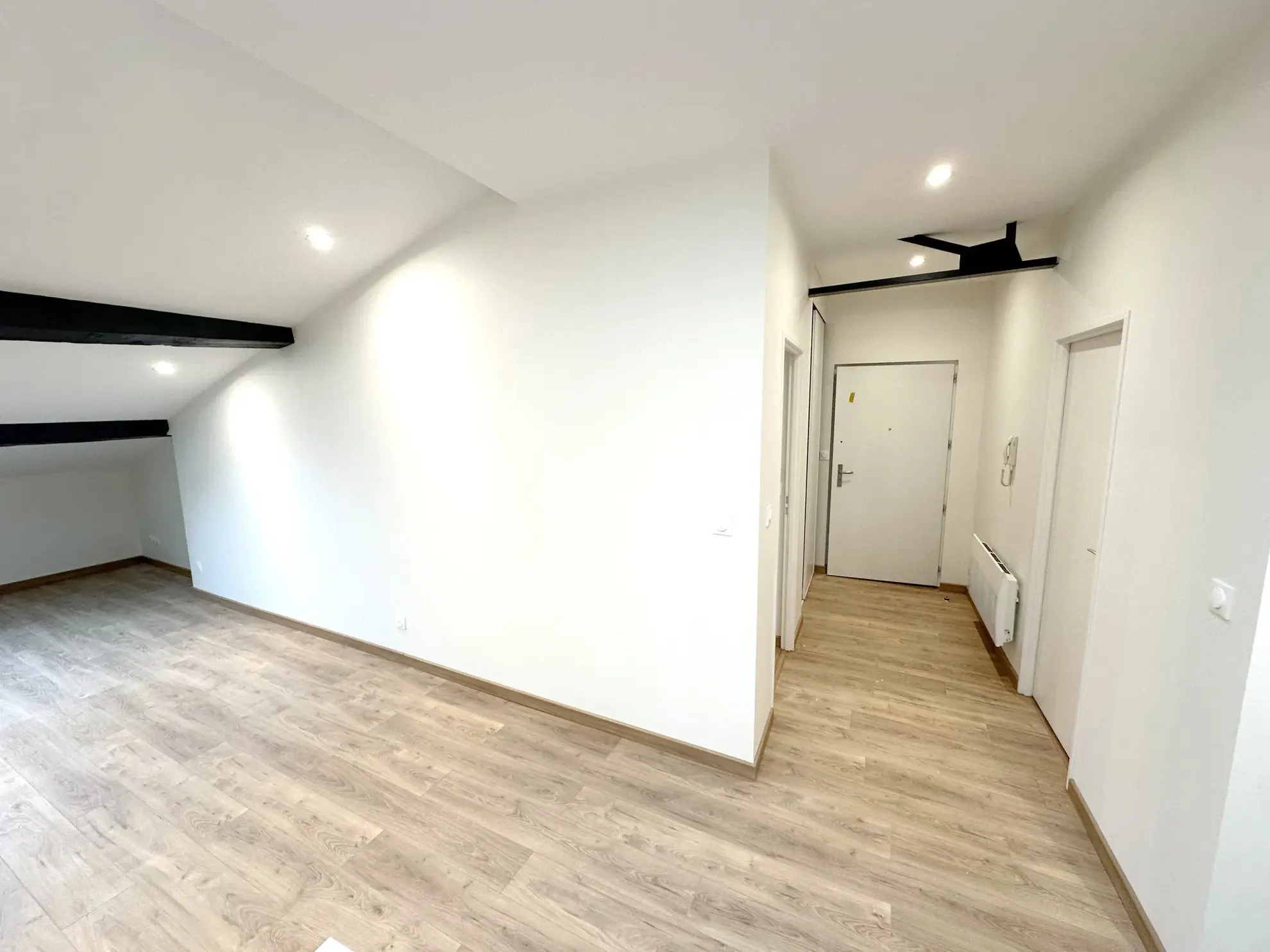 Appartement T2 rénové au centre-ville de Marmande avec box 