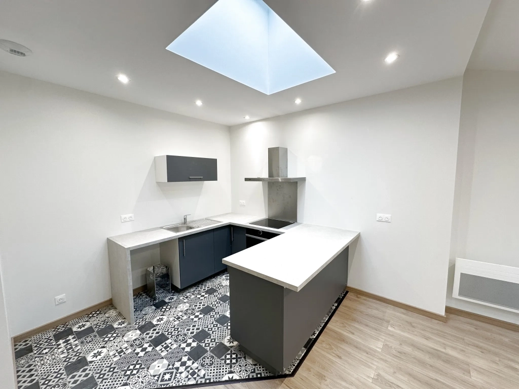 Appartement T2 rénové au centre-ville de Marmande avec box