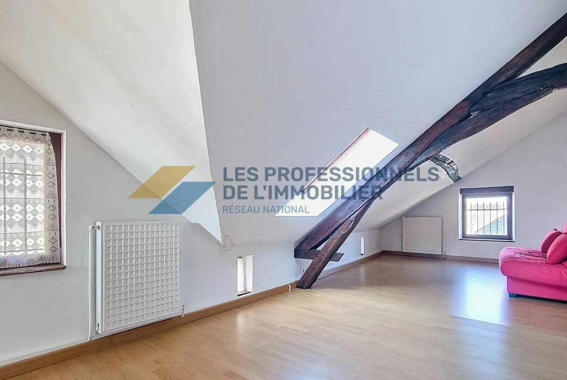 Maison de village avec jardin, terrasse et dépendance à Le Bignon-Mirabeau - Opportunité à saisir 