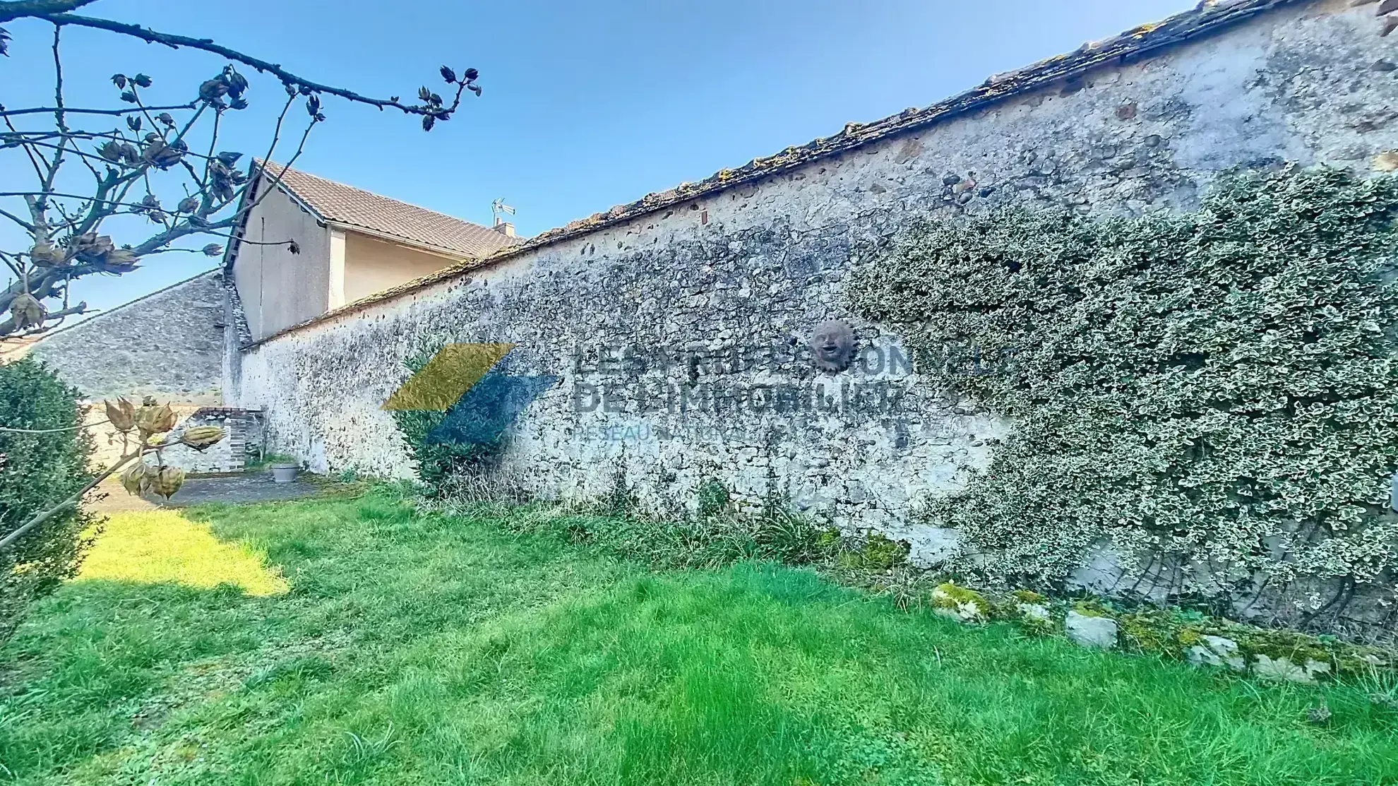 Maison de village avec jardin, terrasse et dépendance à Le Bignon-Mirabeau - Opportunité à saisir 