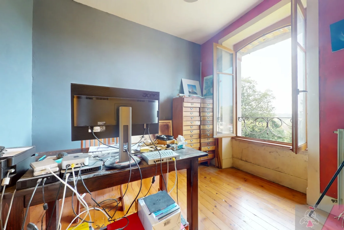 Maison en pierre à Gendrey avec jardin et potentiel d'aménagement 