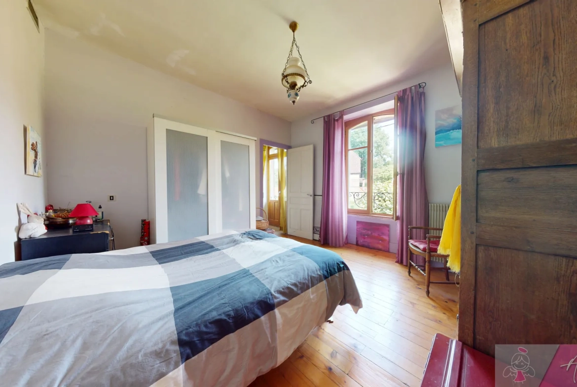 Maison en pierre à Gendrey avec jardin et potentiel d'aménagement 