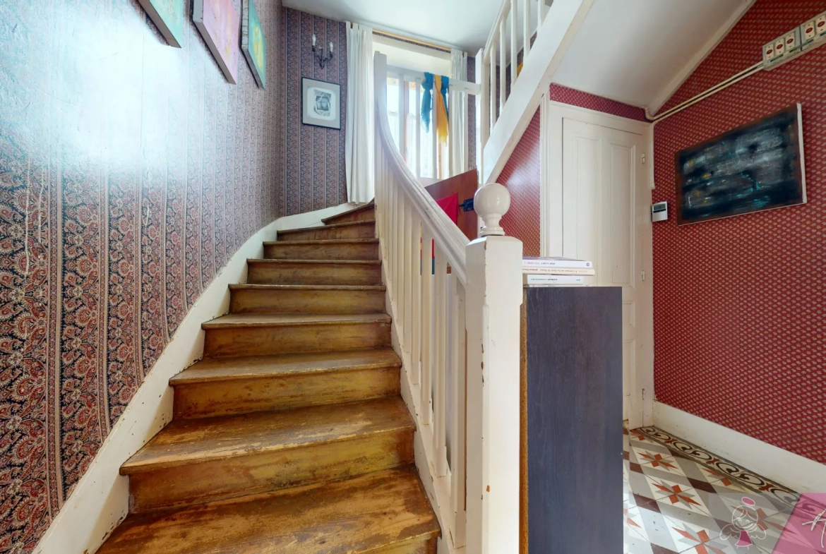 Maison en pierre à Gendrey avec jardin et potentiel d'aménagement 