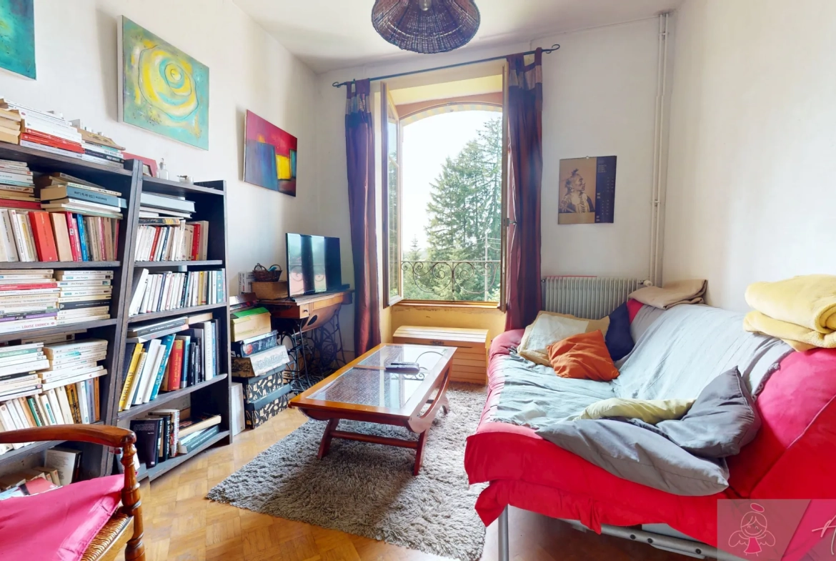 Maison en pierre à Gendrey avec jardin et potentiel d'aménagement 