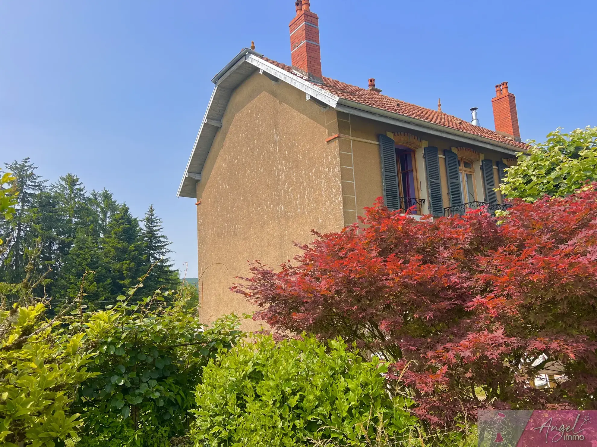 Maison en pierre à Gendrey avec jardin et potentiel d'aménagement 