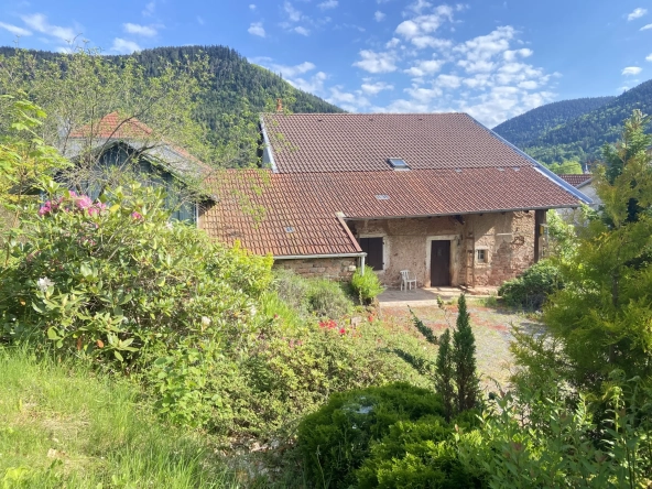 Maison ancienne à rénover avec grand terrain en Vosges - Projet de résidence secondaire
