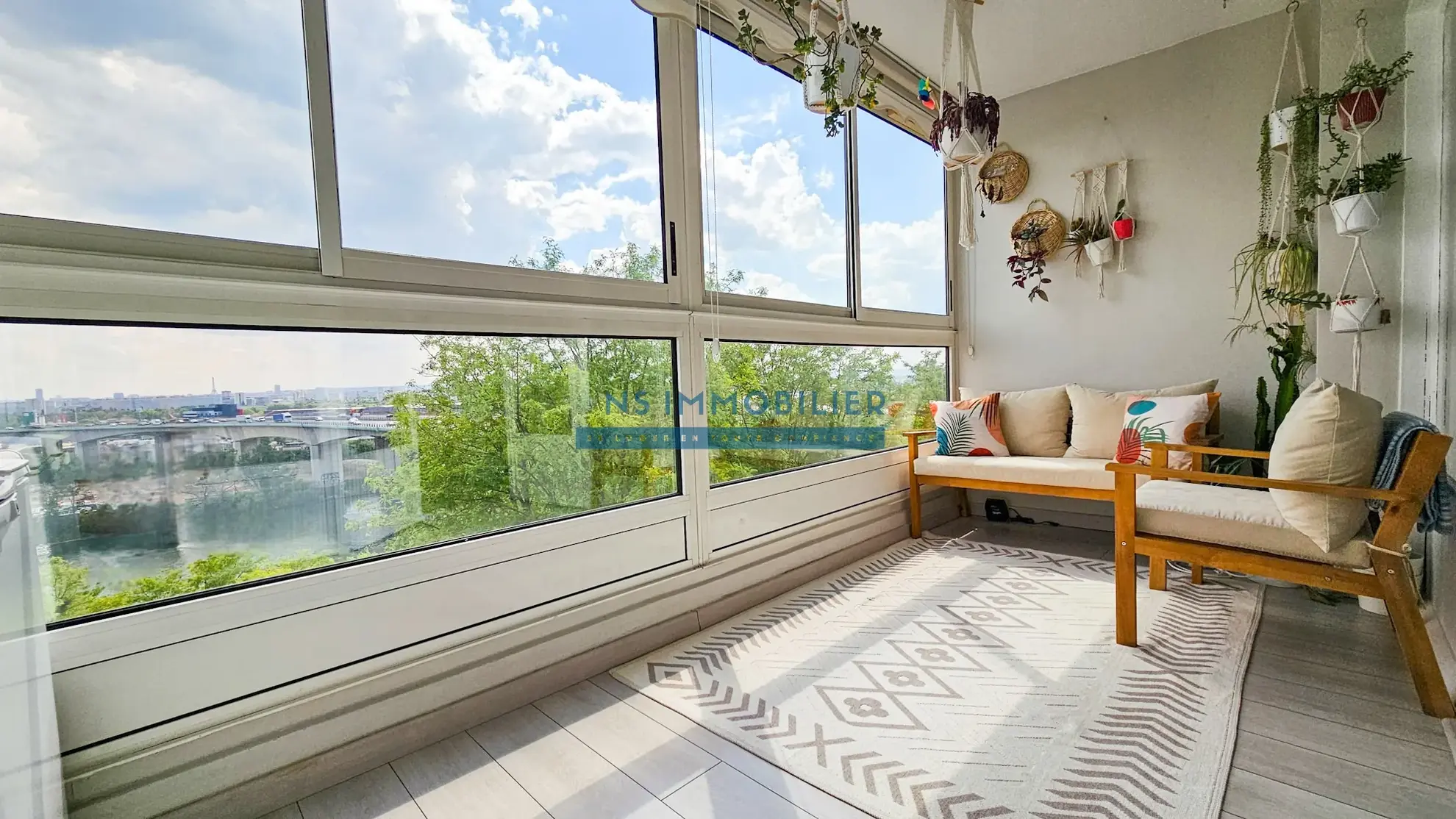 magnifique appartement F3 de 71m² avec loggia, cave et vue sur la Tour Eiffel à Argenteuil 