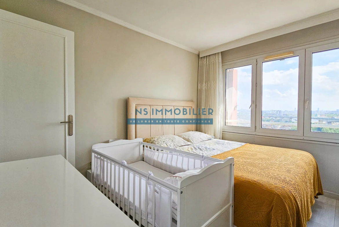 magnifique appartement F3 de 71m² avec loggia, cave et vue sur la Tour Eiffel à Argenteuil 