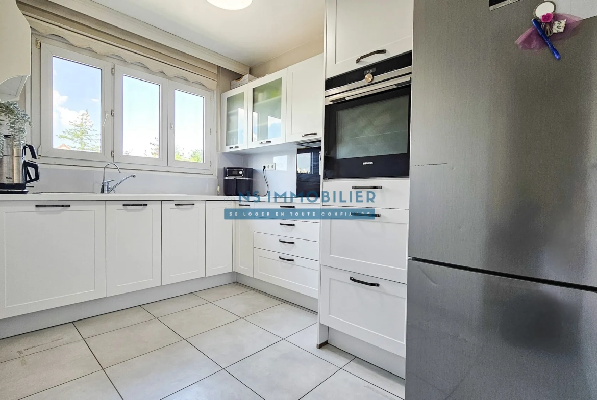 magnifique appartement F3 de 71m² avec loggia, cave et vue sur la Tour Eiffel à Argenteuil 