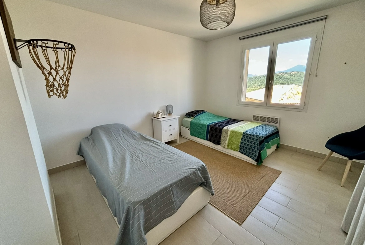 Maison de village rénovée avec vue, jacuzzi et garage à Suzette 