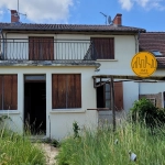 Maison de village à rénover de 75 m² avec jardin à Noyant d’Allier