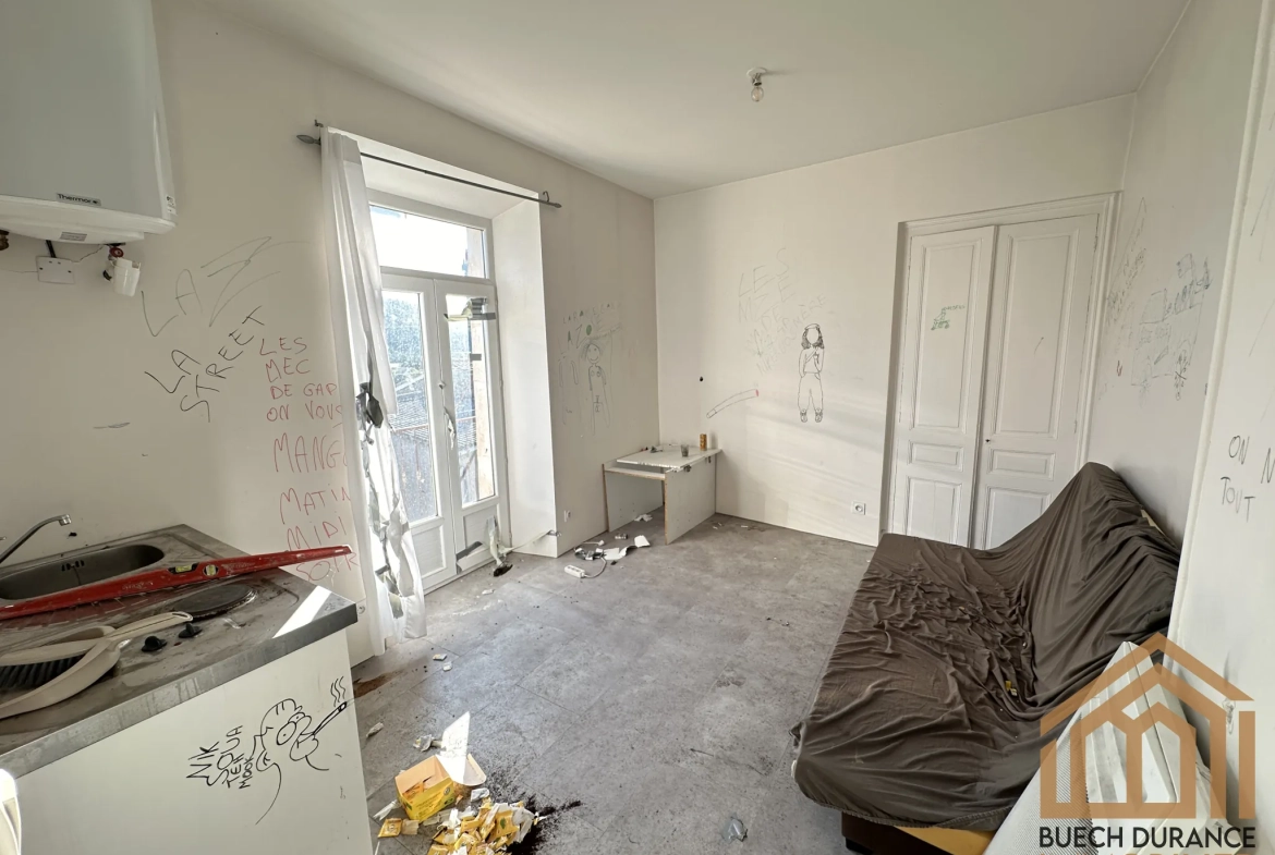 Immeuble à rénover à Laragne-Montéglin (05) – Opportunité d’investissement intéressante 